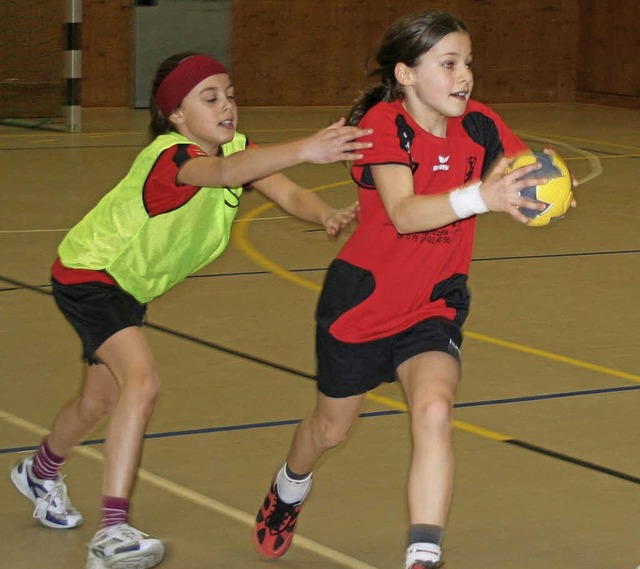 Auch Maulburgs junge Handballerinnen t...ei Handballclub aktuell sehr gut ist.   | Foto: Ralph Lacher