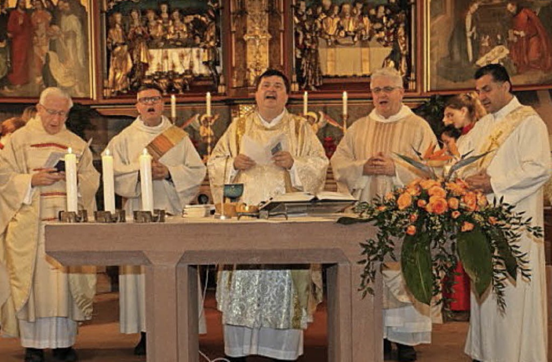 Beim Dankgottesdienst mit   Gnter Hir... Heilig-Geist-Kirche zum Bersten voll.  | Foto: Kaiser
