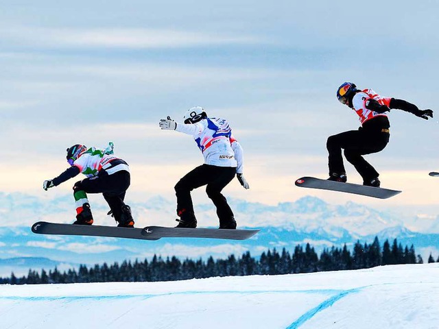 Spektakulre Sprnge: Die Snowboardcrosser vor einem Jahr auf dem Feldberg  | Foto: dpa