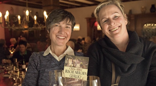 Buchvorstellung im Team: Christine Grnauer (links) und Heidi Schwarz-Schindler.  | Foto: Beatrice Ehrlich
