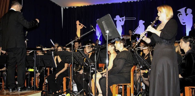 Gefeierte Klarinetten-Solistin  des Wo...Musikvereinskonzertes war Maria Krey.   | Foto: Walter Bronner