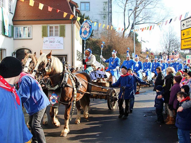 Narrenrat hoch auf dem Stammen  | Foto: Uli Spielberger