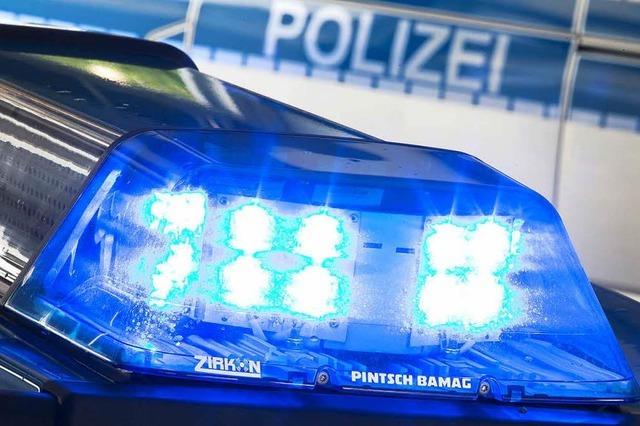 Fahrer sucht nach Rempler das Weite