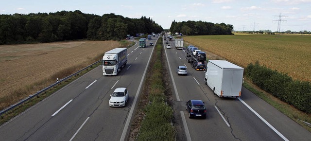 Auf der Ostseite der A&#8197;5 (also r...Trasse der Rheintalbahn gebaut werden.  | Foto: Michael Haberer