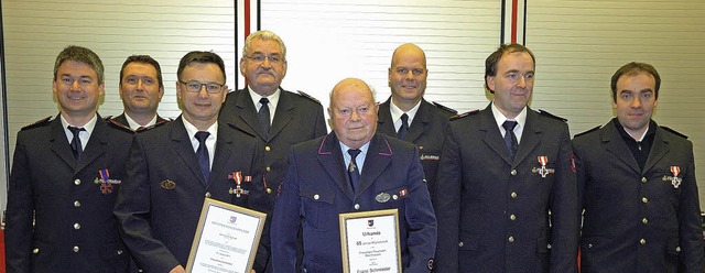 Bei der Jahreshauptversammlung konnten...Jrgen Louis (Dritter von rechts) vor.  | Foto: Jrgen Schweizer