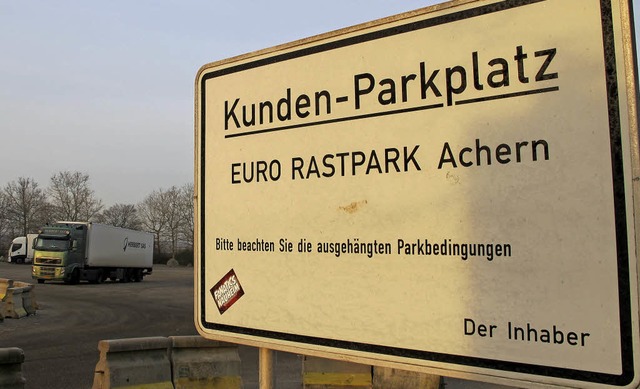 Angeblich verlangten schon Versicherun...rwertiger Ladung bewachte Parkpltze.   | Foto: csch