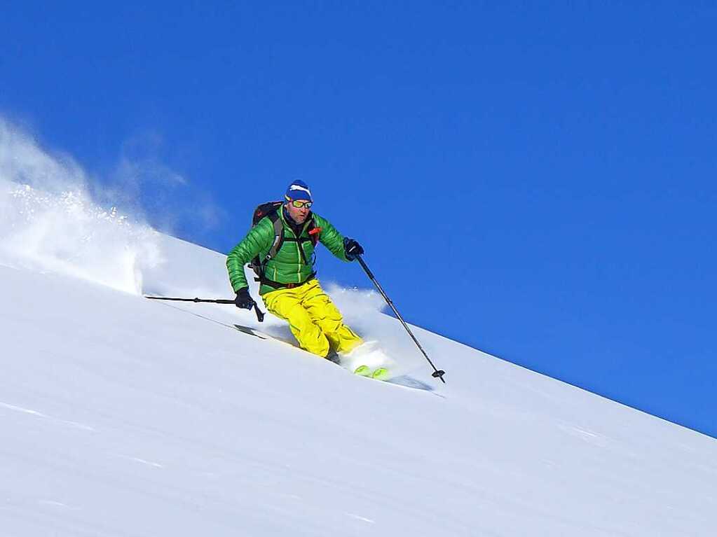 Der Himmel strahlt, die Sonne lacht: Perfekte Voraussetzungen fr eine Skitour im Bregenzerwald.