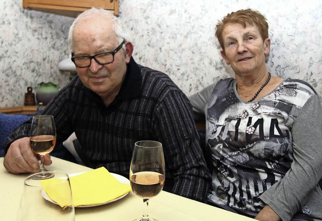Helmut und Hannelore Knbel haben alle...: Sie sind seit 50 Jahren verheiratet.  | Foto: Herbert Trogus