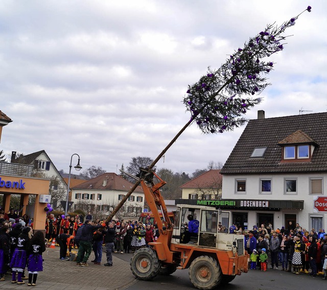 Die Schludri-Hexe Schliengen veranstal...&#8211; und sie feierten nicht allein.  | Foto: Silke Hartenstein