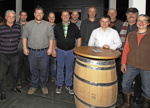 Im Vorstand des Achkarrer Winzerkreise...ge von Siegbert  Schtzle (links) an.   | Foto: Herbert Trogus