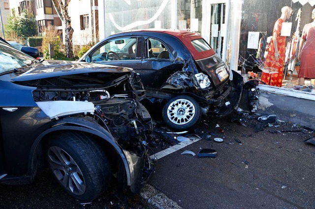 Schwerer Unfall an der Kreuzung Sofien- /Goethestrae   | Foto: Ralf Burgmaier