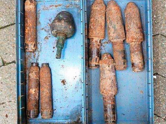 Weltkriegsmunition lagerte in einem Schuppen in einem Offenburger Ortsteil.  | Foto: Polizei