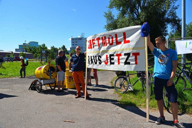Proteste gegen den Sanierungsplan der BASF im Juni 2015.  | Foto: Martin Eckert