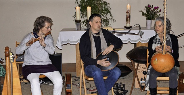 Beim Benefizkonzert in der Eichener Ki... Nikola Jahn fr   Kindern in Uganda.   | Foto: Georg Diehl