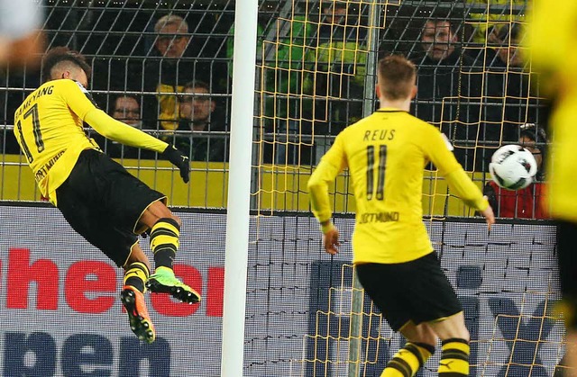 Aubameyang erzielt den Dortmunder Siegtreffer gegen Leipzig.  | Foto: dpa