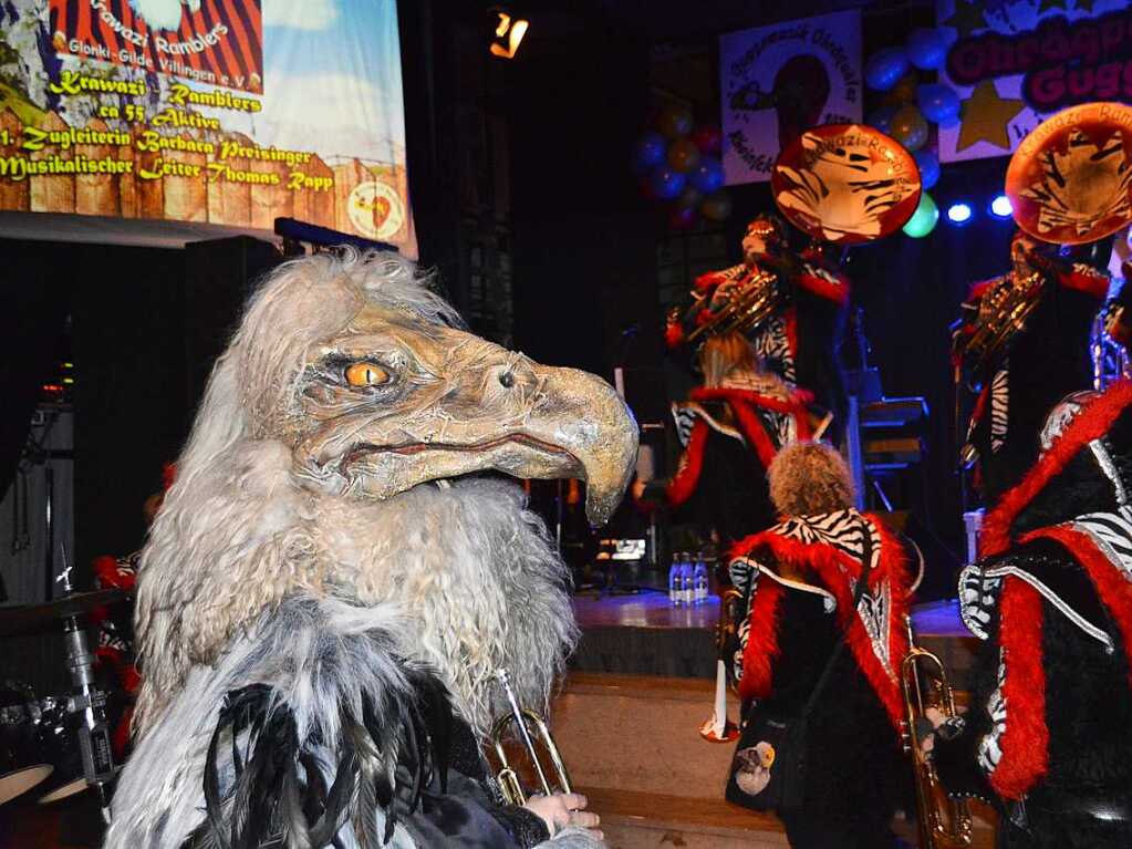 Die Krawazi-Ramblers sorgten  mit ihrem Maskottchen, dem Geier, fr Stimmung.