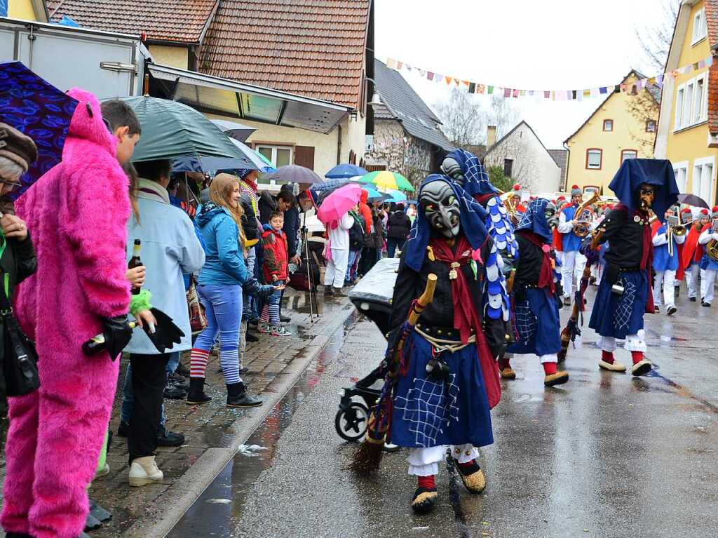 Umzug in Forchheim: Schaurig schn. Klemmbach Hexen, Mllheim.