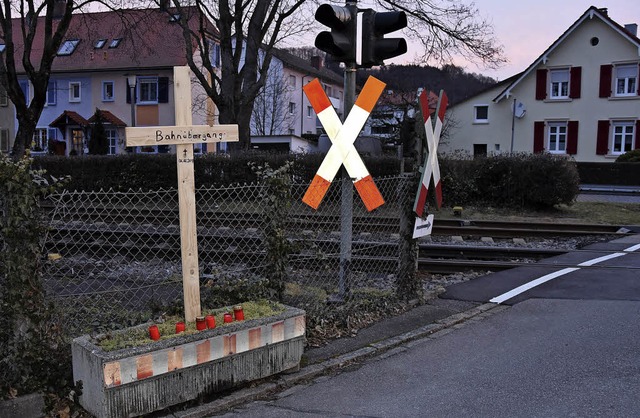 Auf dem Kreuz, das Unbekannte installi... das heutige Datum daraufgeschrieben.   | Foto: Heinz Vollmar