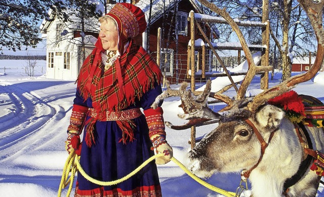 Eine samische Frau in  traditioneller Tracht  | Foto: dpa