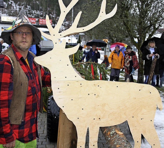 Symbol der Todtmooser Fasnacht 2017: d...222;Platzhirsch&#8220; am Narrenbaum.   | Foto: Andreas Bhm