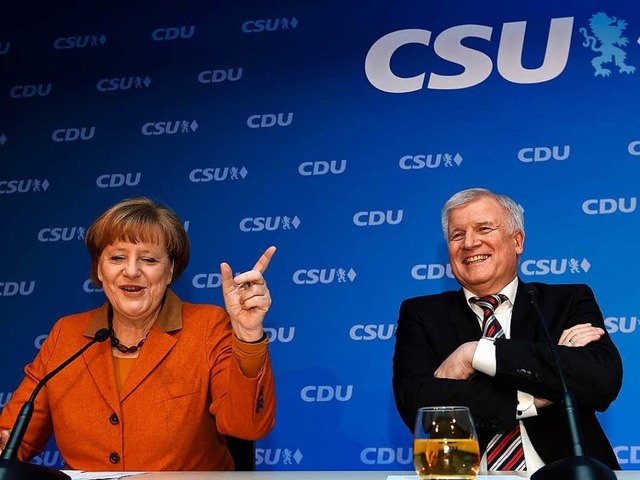 Streit war gestern: Angela Merkel (lin...nen sich wieder prchtig zu verstehen.  | Foto: AFP
