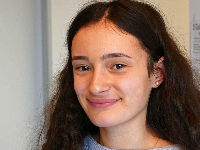 Laura Colucci, 15, hat ein Praktikum b...ich als Jugendredakteurin ausprobiert.  | Foto: Sabine Ehrentreich