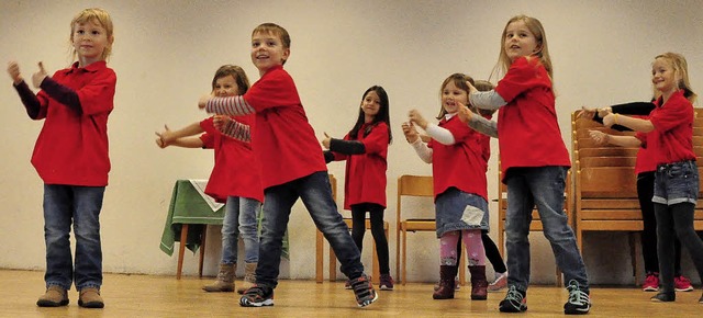 Die Kindertanzgruppe der Trachtentanzg...ern trat beim Seniorennachmittag auf.   | Foto: Stefan Pichler