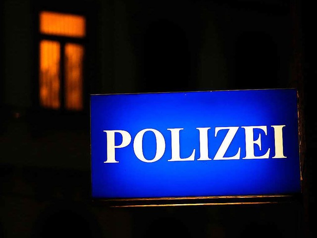 Die Polizei sucht nach Zeugen der Tat,... vermutlich in der Nacht ereignet hat.  | Foto: dpa