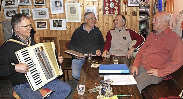 Nach einem Jahr sind die Bnkler wiede...olf Nnninger auf ihre Auftritte vor.   | Foto: Albert Greiner