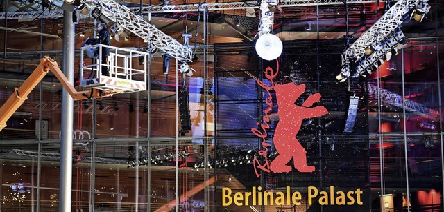 Kino im Scheinwerferlicht: Berlin sieht dem Event des Jahres entgegen.  | Foto: Britta Pedersen (dpa)