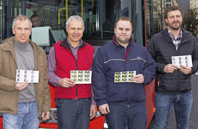 Mit Bussen der Sdbaden Bus GmbH zum N...orf) geben gemeinsam den Startschuss.   | Foto: Wilfried Dieckmann
