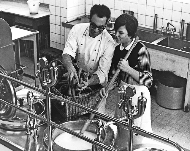 Schler lernen 1967 den Arbeitsalltag ...aren die Hilfsmittel des Buchhalters.   | Foto: Armin Mller