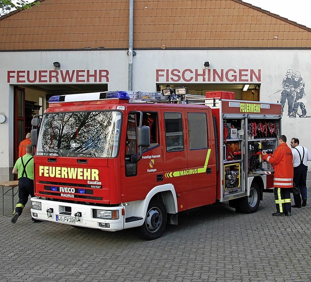 Was die Feuerwehren im Kreis leisten, ...g auch vor dem Fischinger Gertehaus.   | Foto: Frey