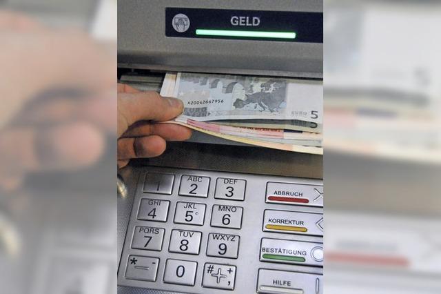 Geldautomat wird abgebaut