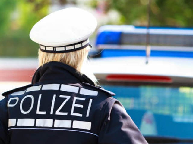 Falsche Polizistin oder echte? In Efri...8217;s da ein kleines Missverstndnis. 