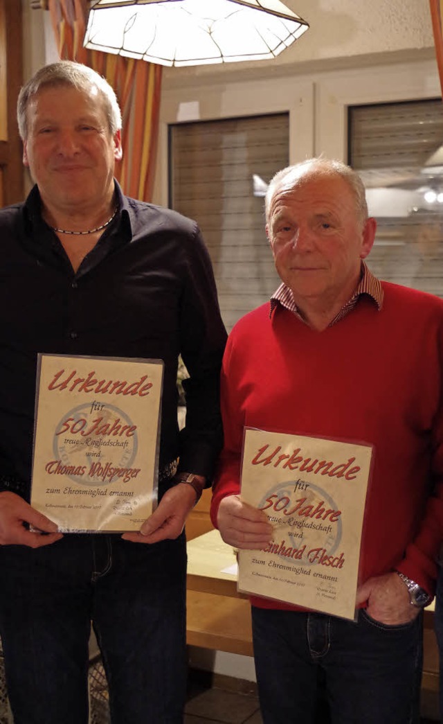 Thomas Wolfsperger (links) und Reinhar...ch wurden zu Ehrenmitgliedern ernannt.  | Foto: Bchle
