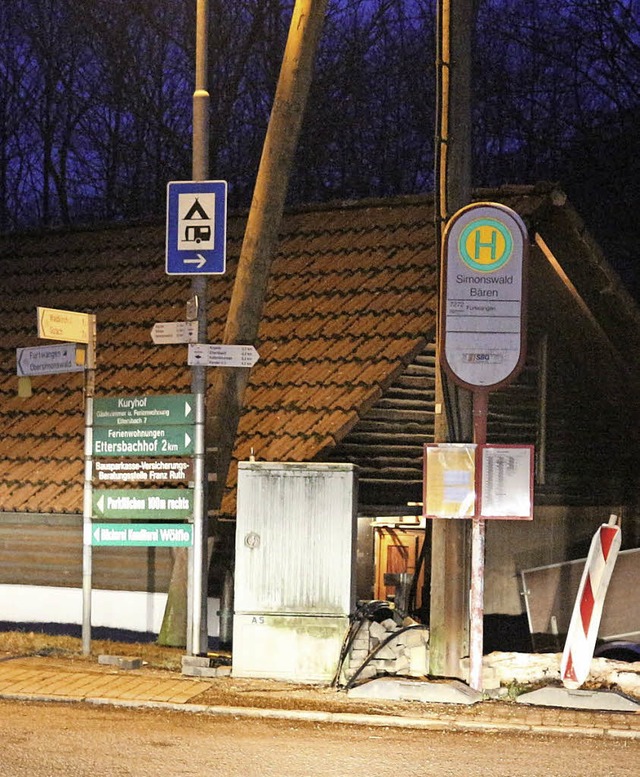 Unterstandslos wie viele Haltestellen ...ist auch die  am &#8222;Bren&#8220;.   | Foto: Karin Heiss