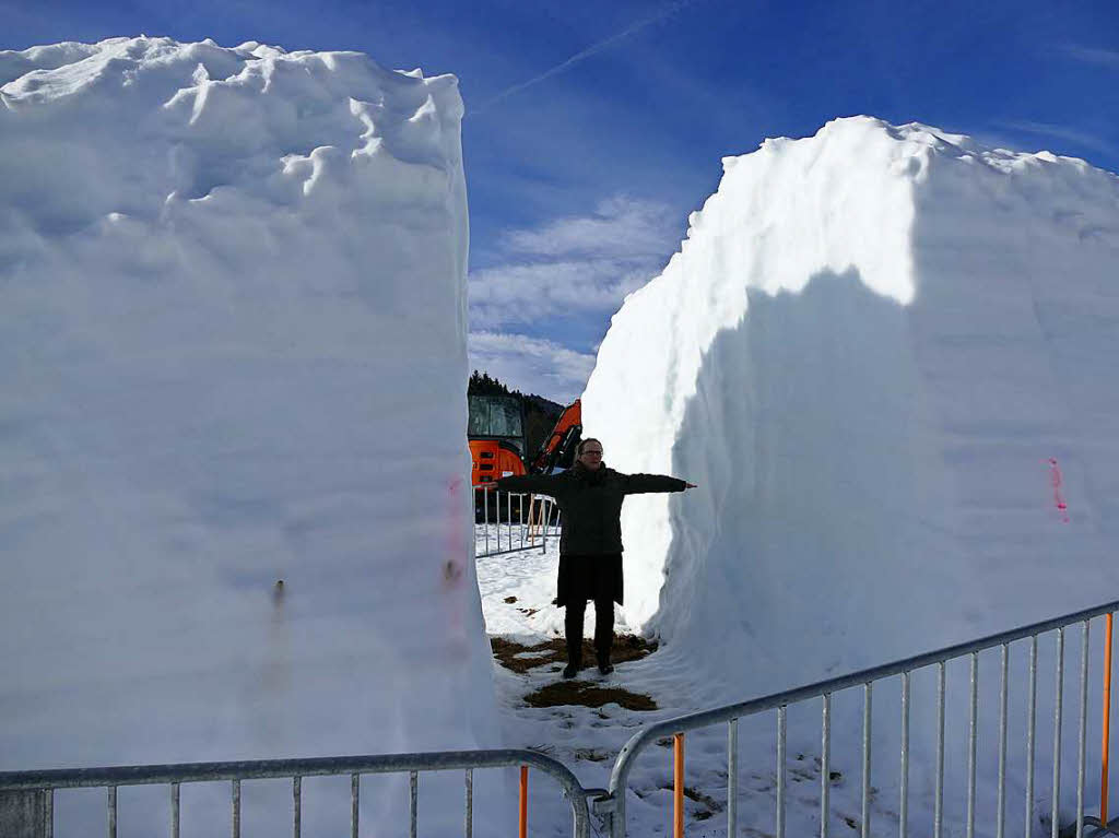 Die vom Gemeindebauhof vorbereiteten Schneewrfel hatten eine Seitenlnge von drei Metern