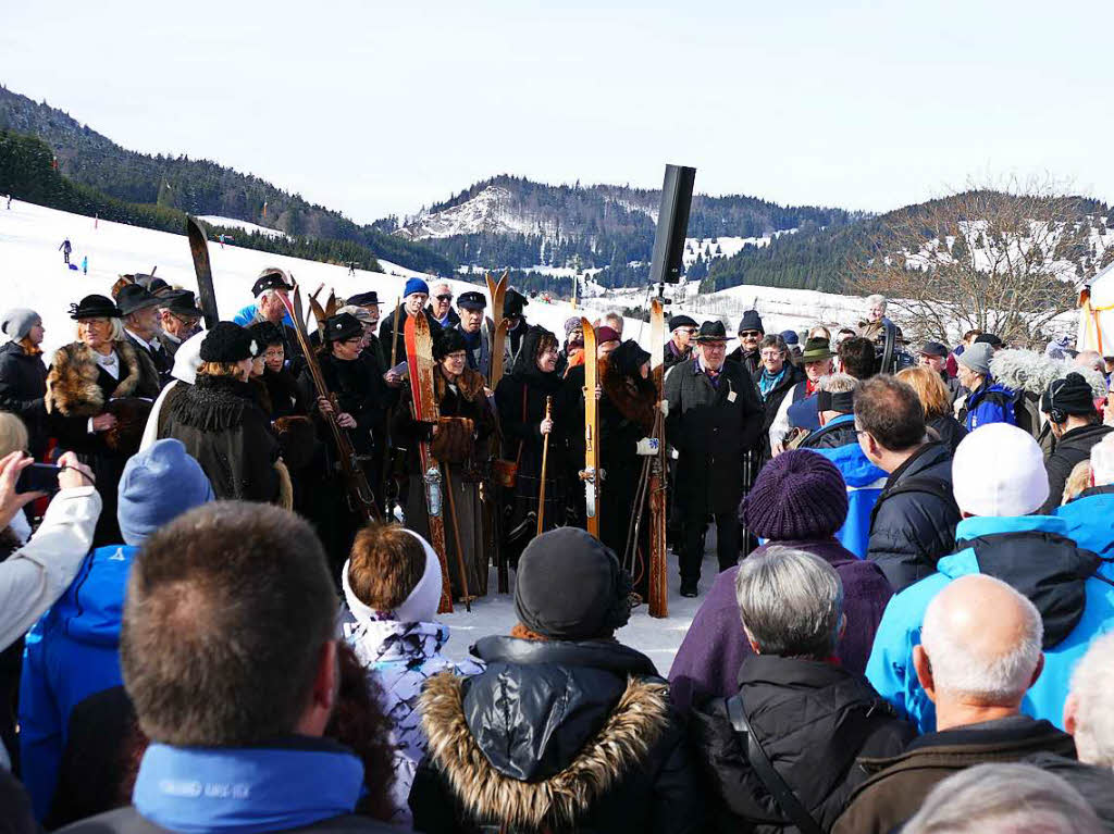 Die historische Skigruppe sang<ppp></ppp>