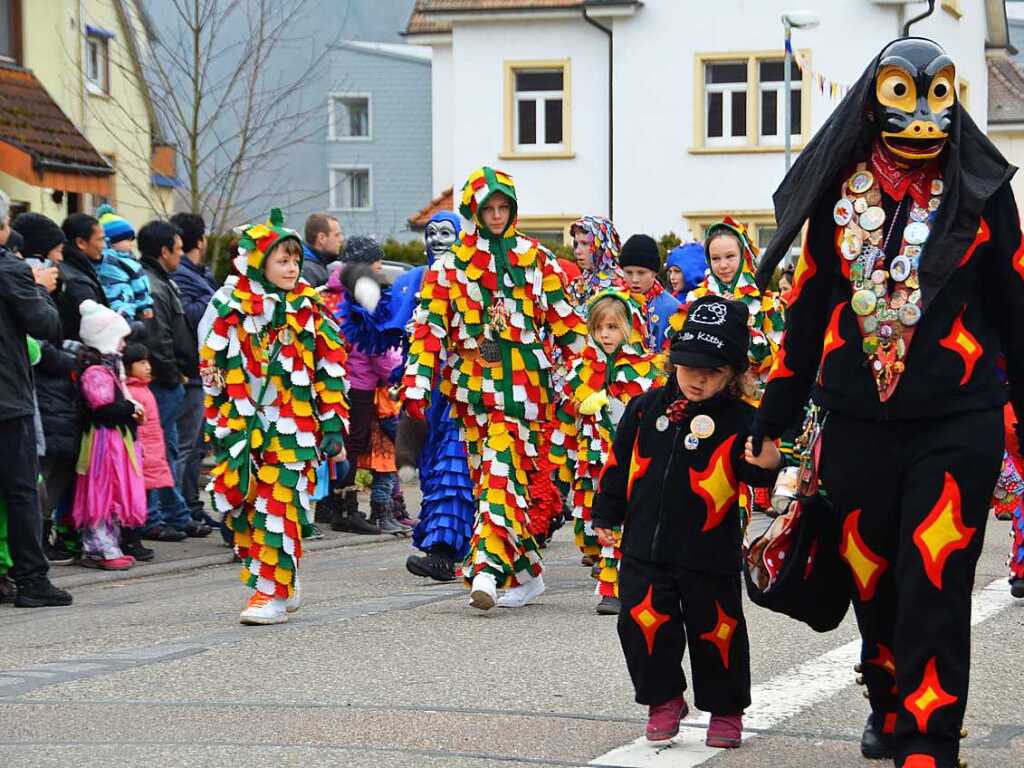 Impressionen vom Kinderumzug: Feurige Salamander Ebnet