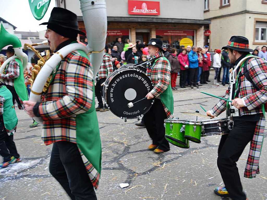 Impressionen vom Jubilumsumzug am Sonntag: Oberrieder Narrenzunft mit Kruezsteinguggis