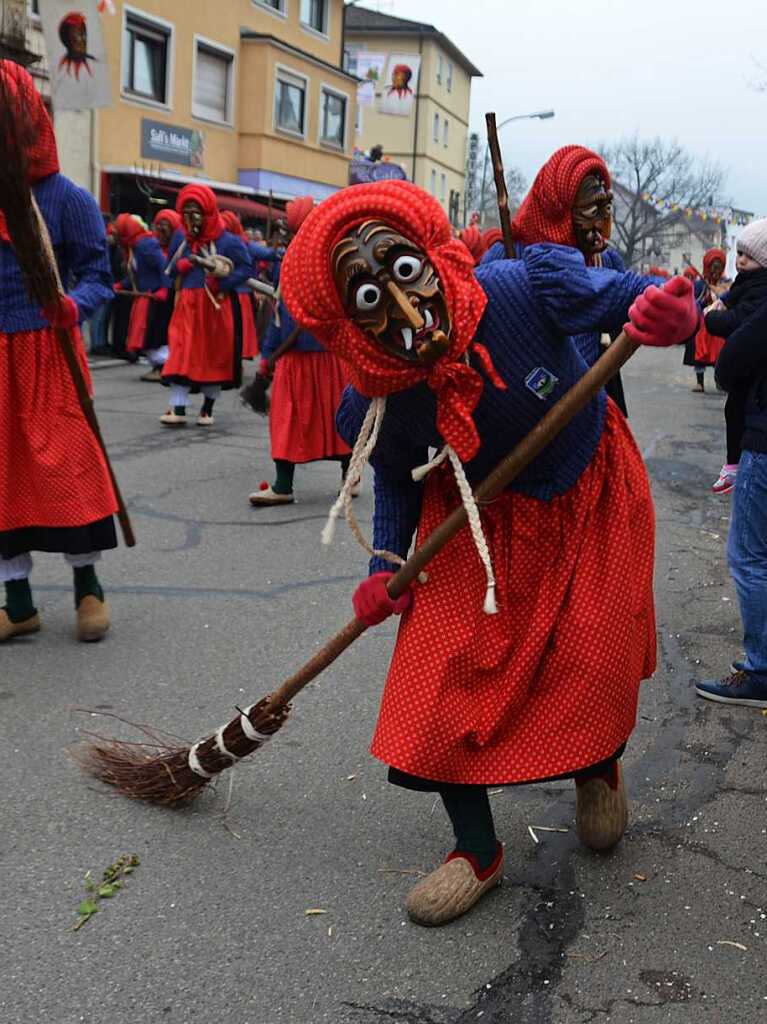 Impressionen vom Jubilumsumzug am Sonntag: Kandelhexe Waldkirch