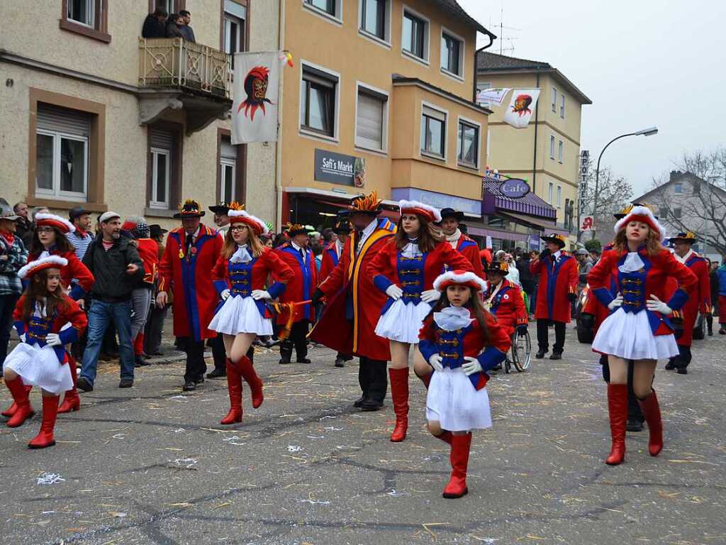 Impressionen vom Jubilumsumzug am Sonntag: Garde der Narrenzunft Kollnau