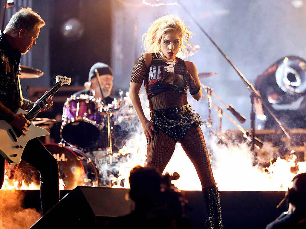 Gemeinsamer Auftritt: Lady Gaga und die Band Metallica