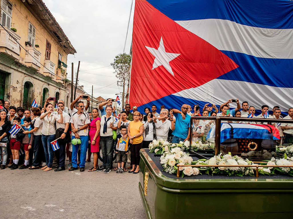 Tomas Munita fotografierte fr die New York Times die Trauer-Prozession fr den verstorbenen Fidel Castro am 1. Dezember 2016 in Santa Clara, Kuba. Es erhielt den ersten Preis in der Kategorie "Daily Life, Stories".