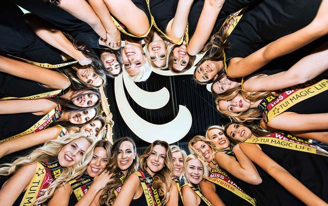 Die 21 Kandidatinnen, die nicht nur la...  sie wollen alle Miss Germany werden.  | Foto: dpa