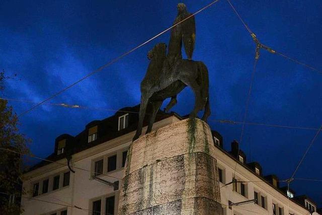 Unbekannter begrapscht 19-Jhrige am Bertoldsbrunnen