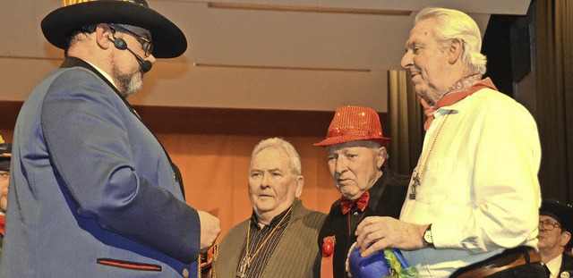 Berthold Nopper dankte den Grndungsmi...) dachte sich das  Feuerteufelhs aus.  | Foto: Sylvia Sredniawa