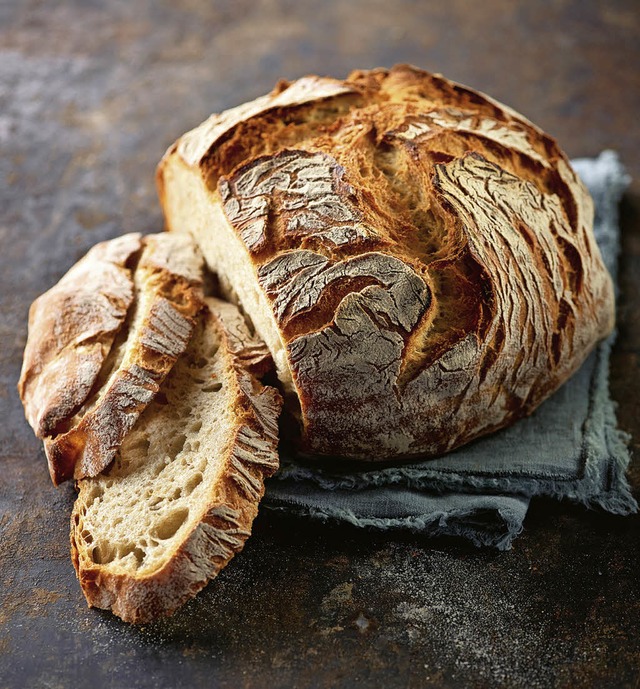 Brot aus traditioneller Bckerhand gibt es in Lrrach Haagen bald nicht mehr.   | Foto: Symbolbild: dpa