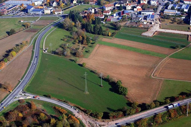 Keine Lappalie: Auf dem Gelnde, das S...    anbietet, verluft eine Grnzsur.  | Foto: Erich Meyer